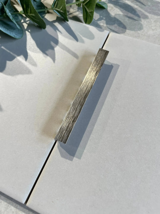 10mm L SHAPE STAINLESS STEEL/CHAMPAGNE FINISH TRIM - 2.5M LENGTH