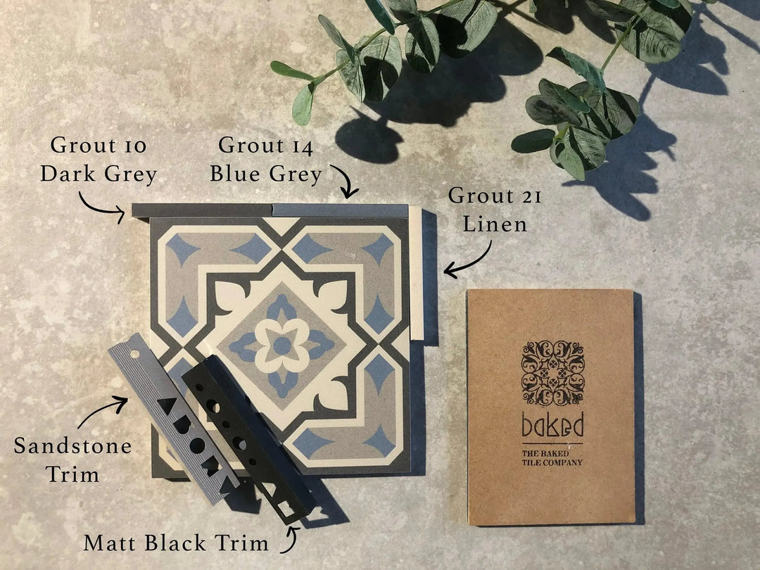 1860 Queen's Square 15cm x 15cm