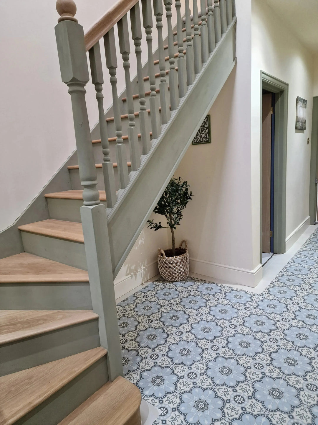 1860 Templeton Floral Decor 15cm x 15cm