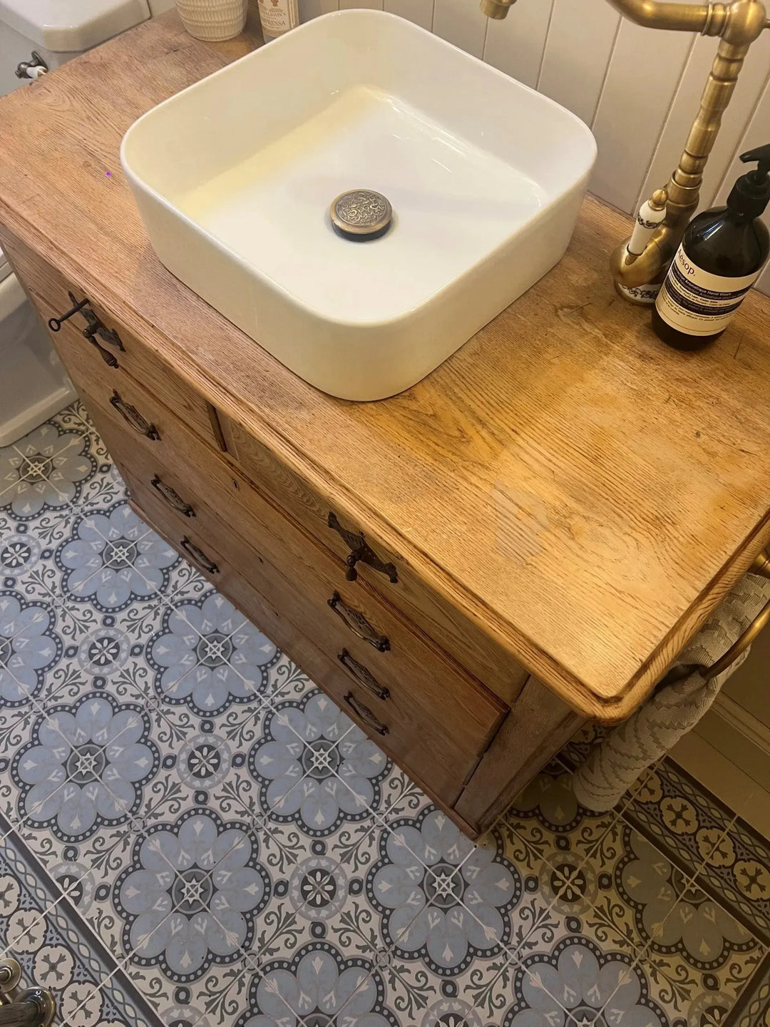 1860 Templeton Floral Decor 15cm x 15cm