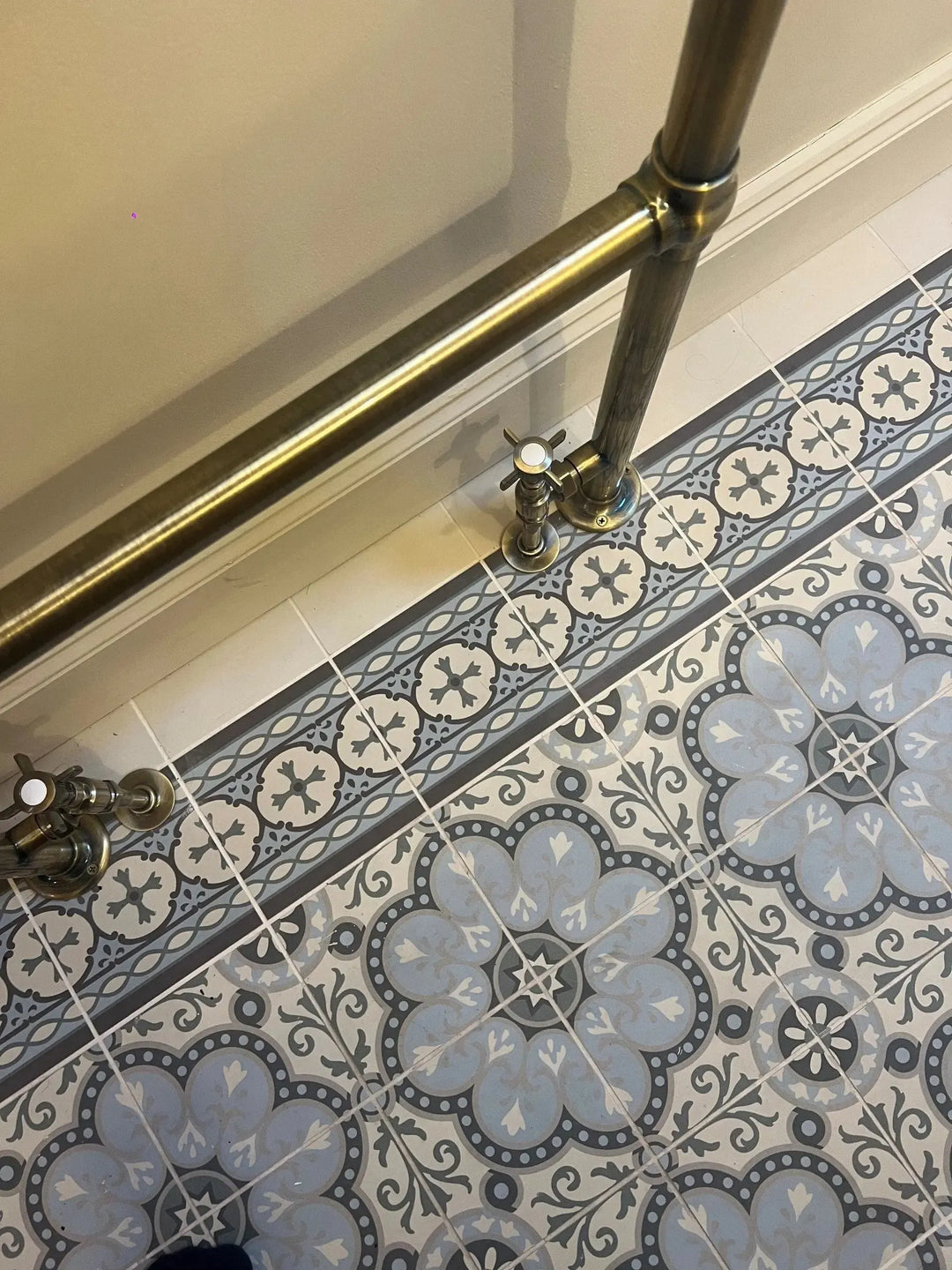 1860 Templeton Floral Decor 15cm x 15cm