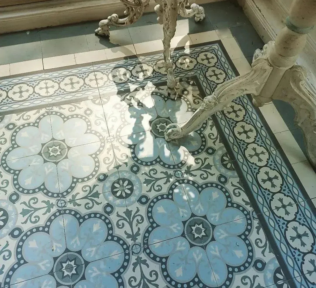 1860 Templeton Floral Decor 15cm x 15cm