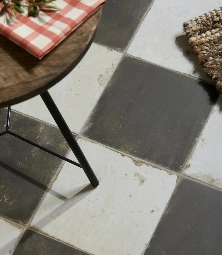 Aged Checkerboard 45 cm x 45 cm