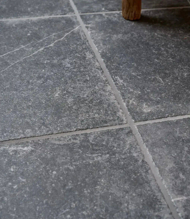 Chateau Chess Charcoal 40cm x 40cm