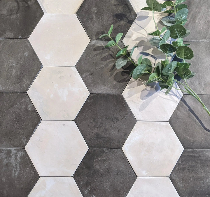 Country Hexagon White Terracotta 14cm x 16cm - Out