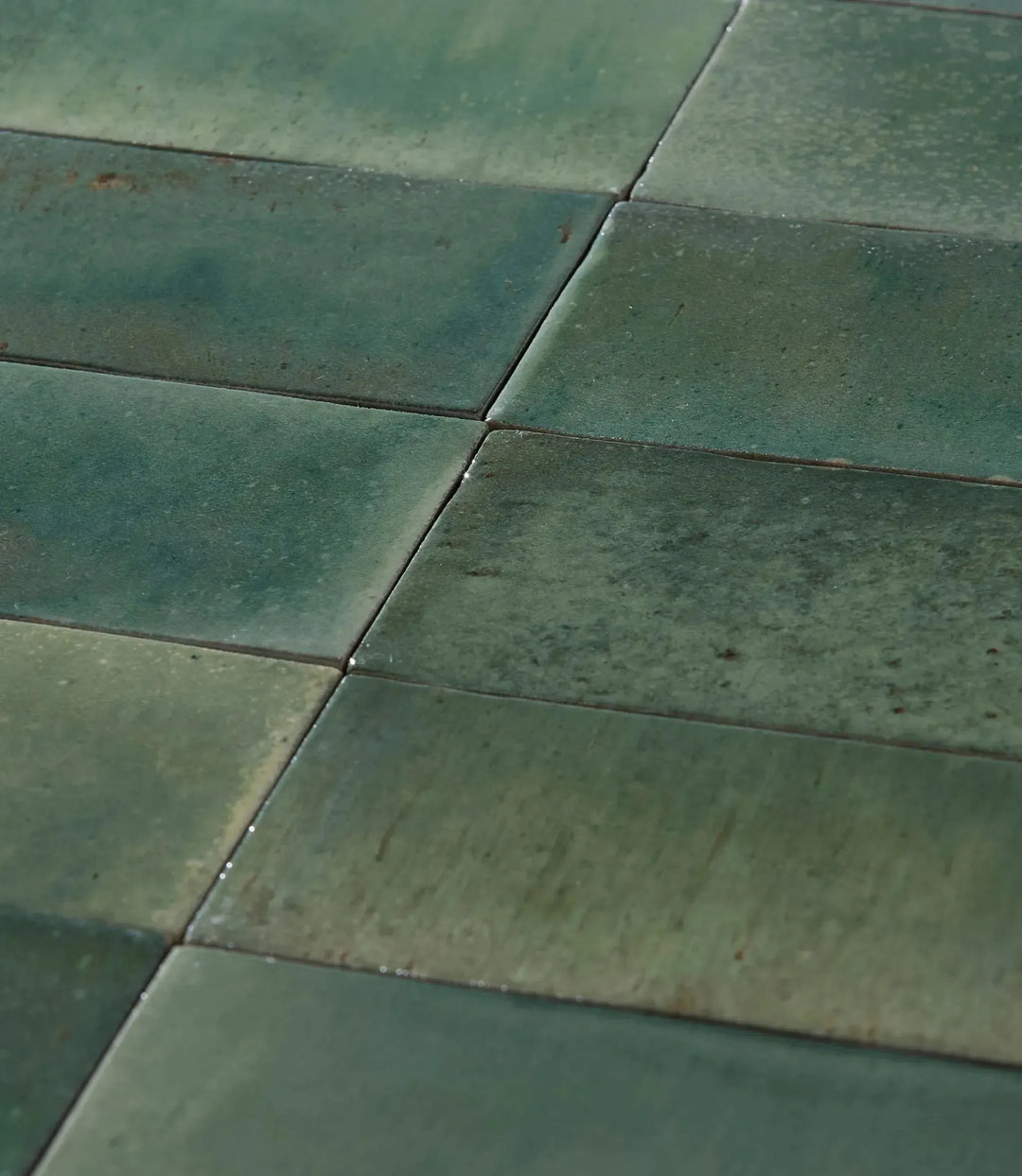 elan green gloss 7 5 x 20cm