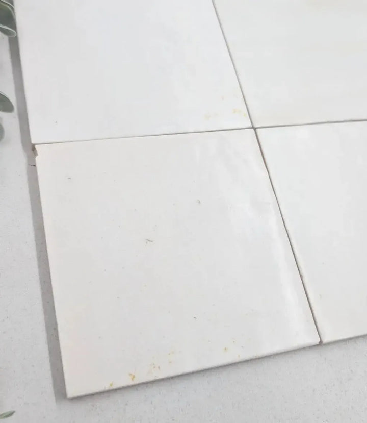 Essence White 12.5 x 12.5cm