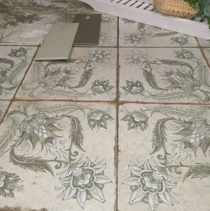 Evelyn Green 45 x 45cm