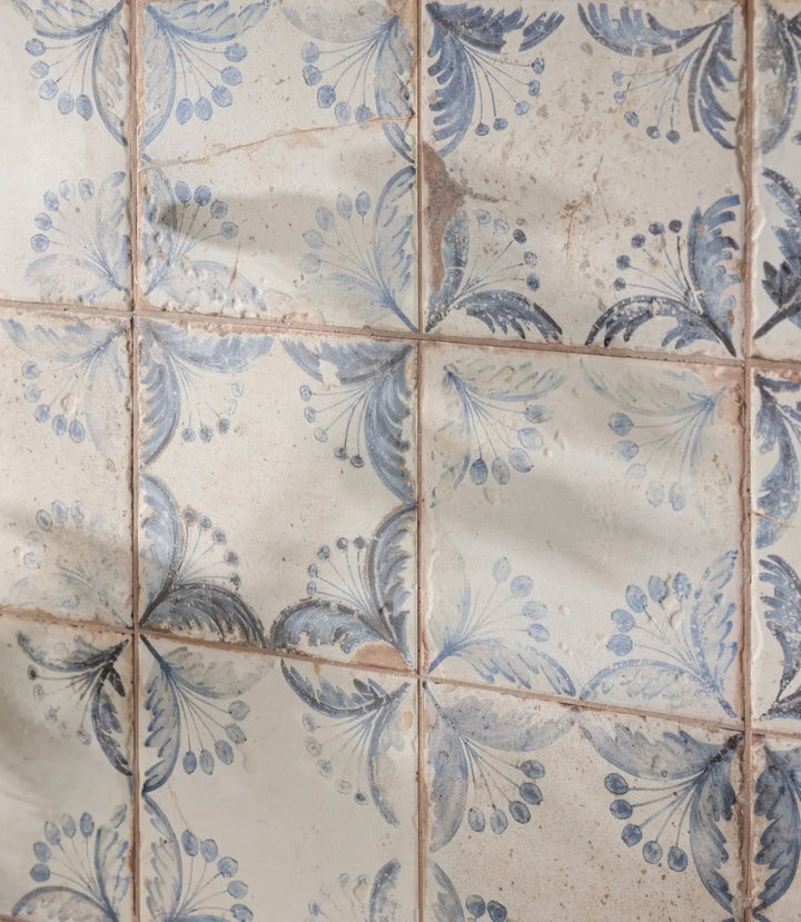 Faded Delft Pattern 33cm x 33cm