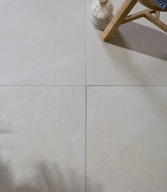 flow white 60cm x 60cm