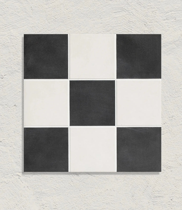 Guildhall Chess Decor A 28cm x 28cm