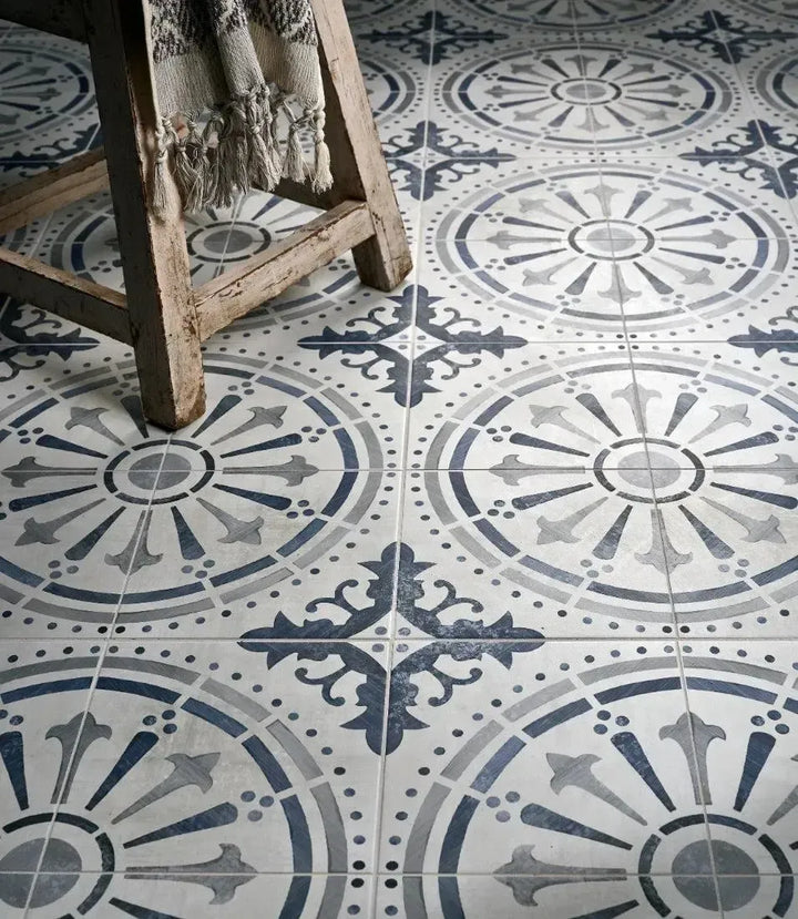 Curated Nineve 45cm x 45cm