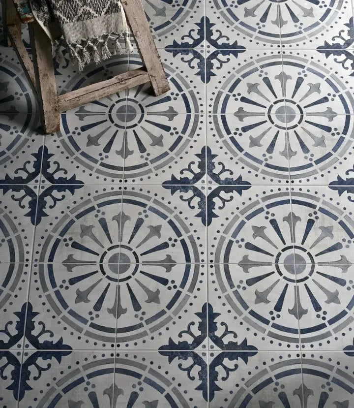 Curated Nineve 45cm x 45cm