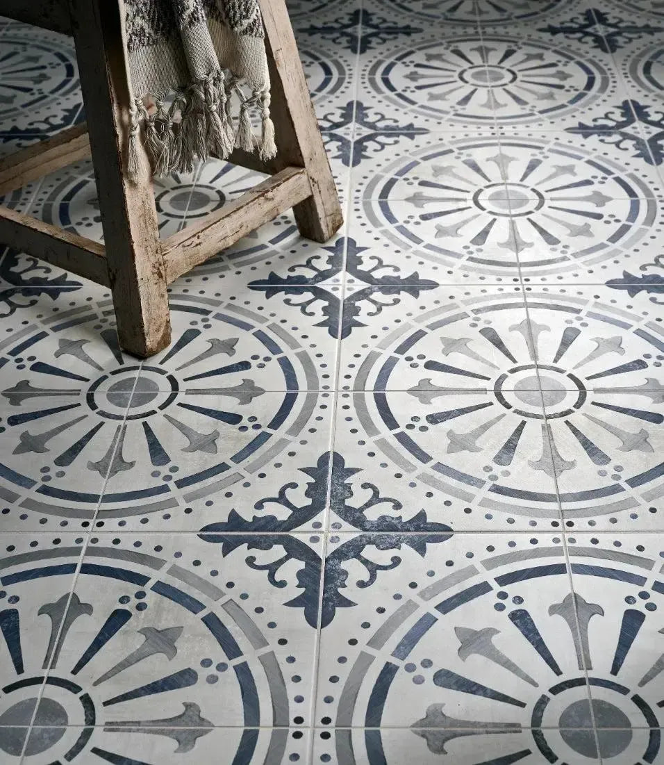 Curated Nineve 45cm x 45cm