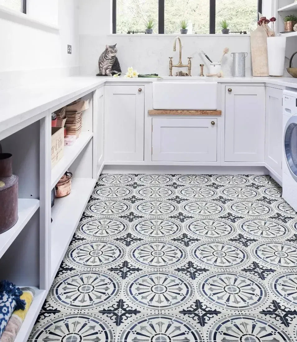 Curated Nineve 45cm x 45cm