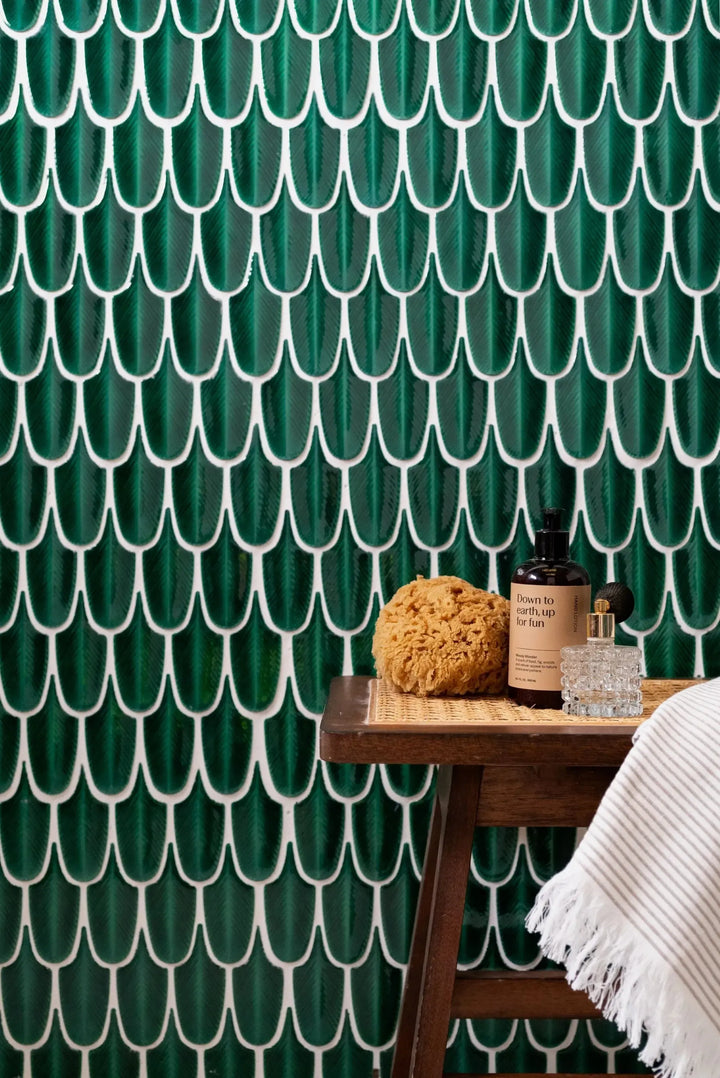 Curated Plume Emerald 30.5cm x 30cm