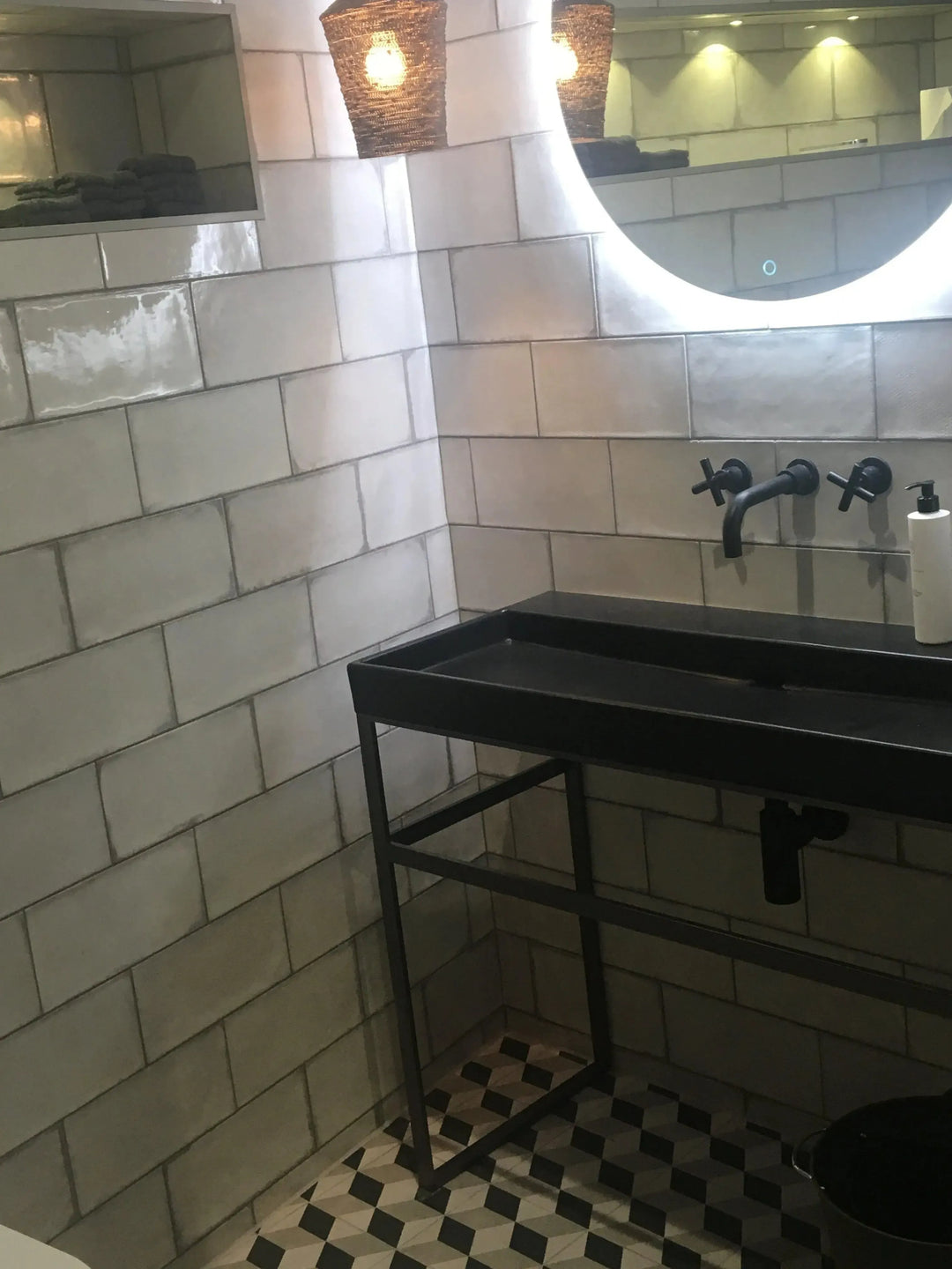 Reminiscent 15cm x 30cm White