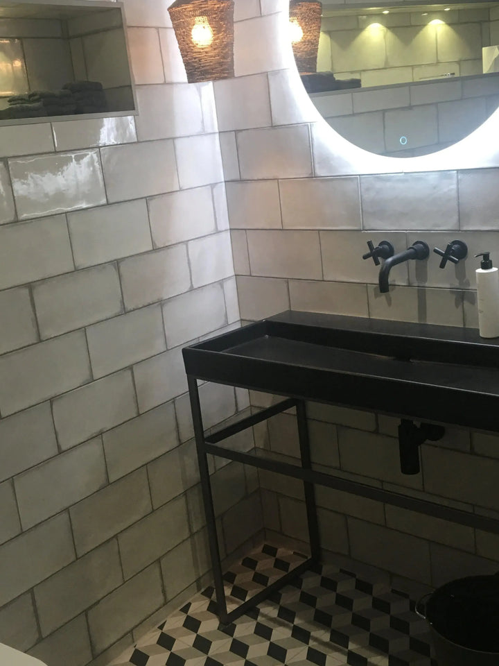 Reminiscent 15cm x 30cm White