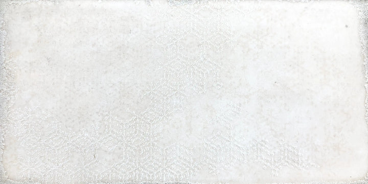Reminiscent 15cm x 30cm White