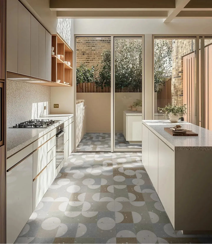 Twin Palms Mid-Century Decor 20cm x 20cm