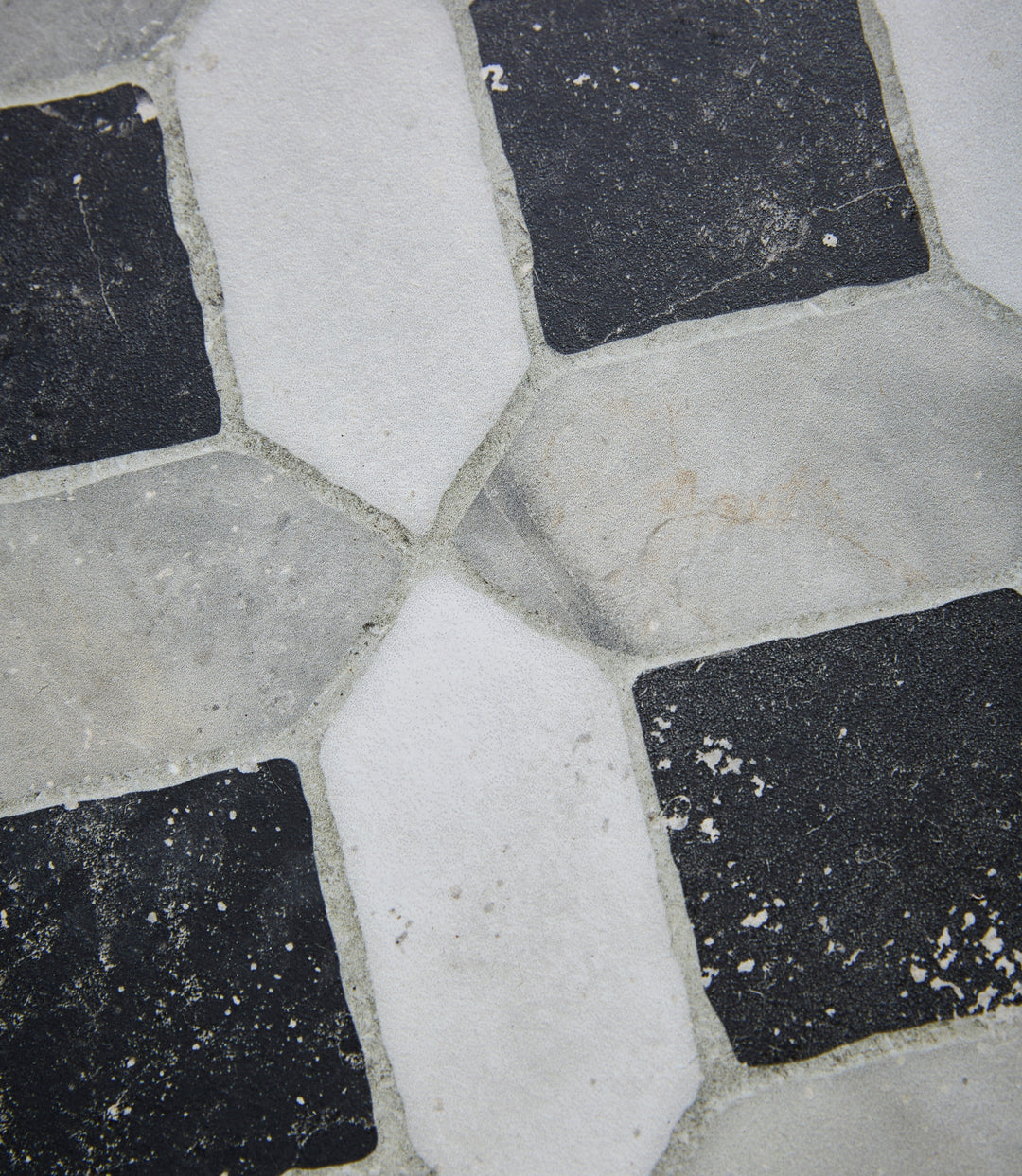 villa romana nero 60cm x 60cm