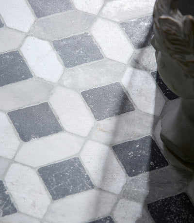 villa romana nero 60cm x 60cm