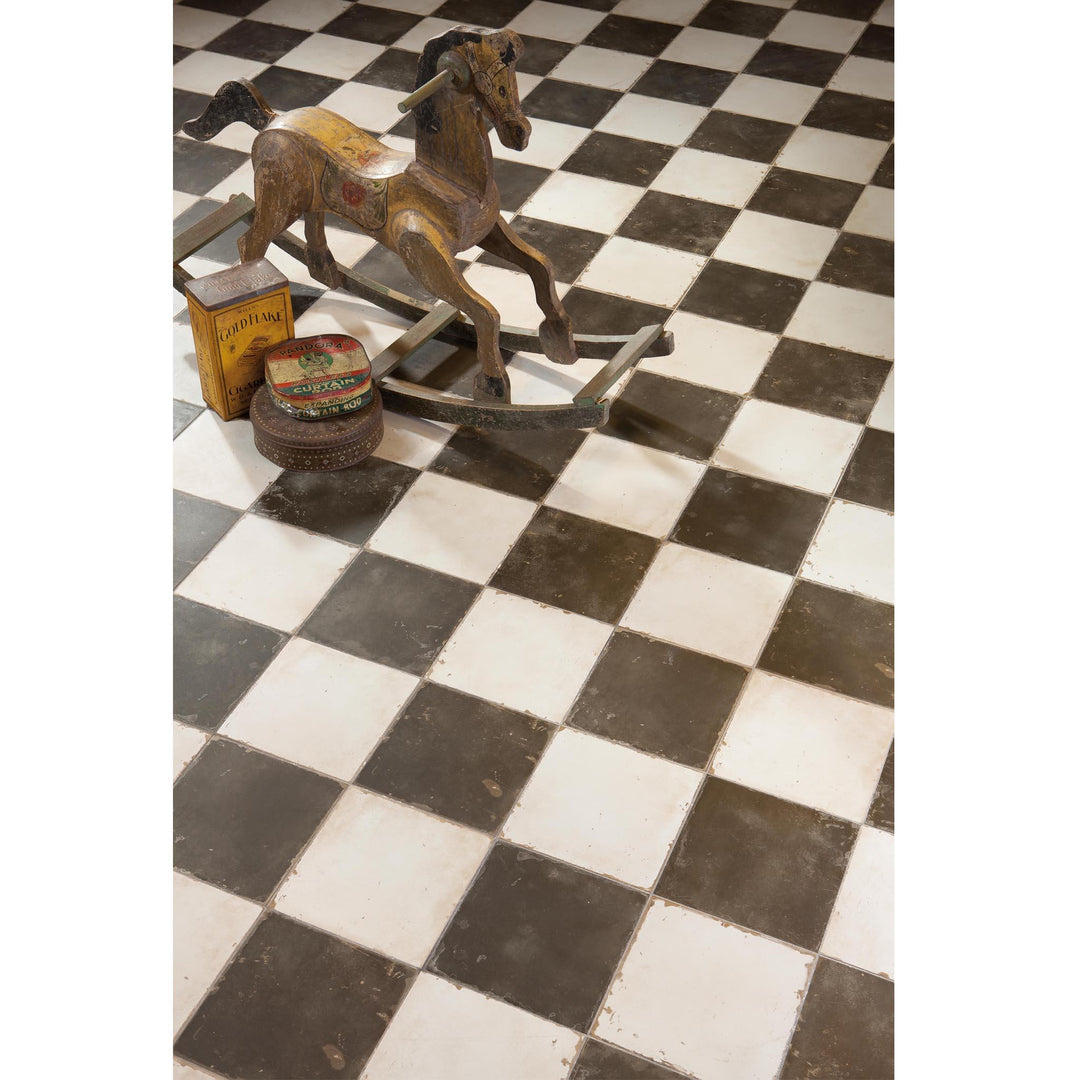 Aged Checkerboard 45cm x 45cm