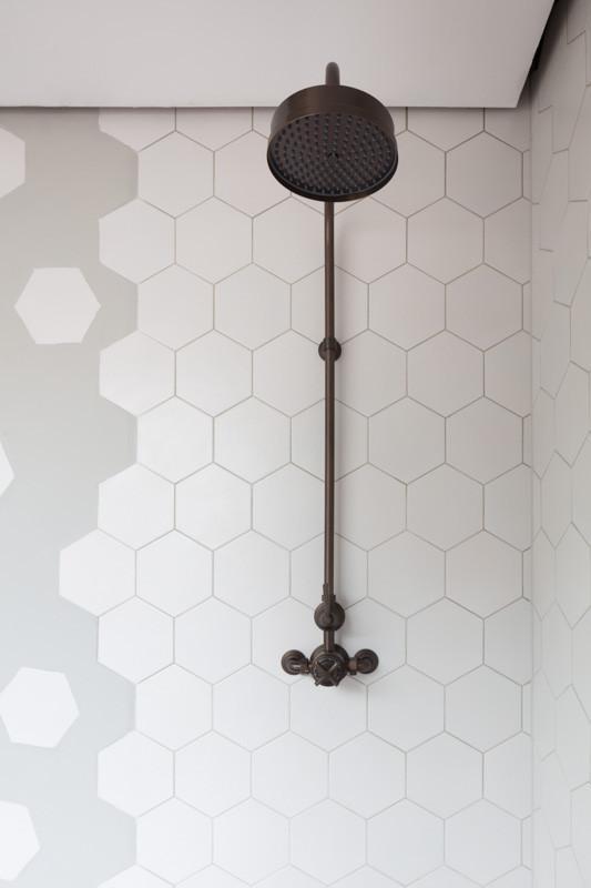 Hexagon Studio White 17.5cm x 20cm